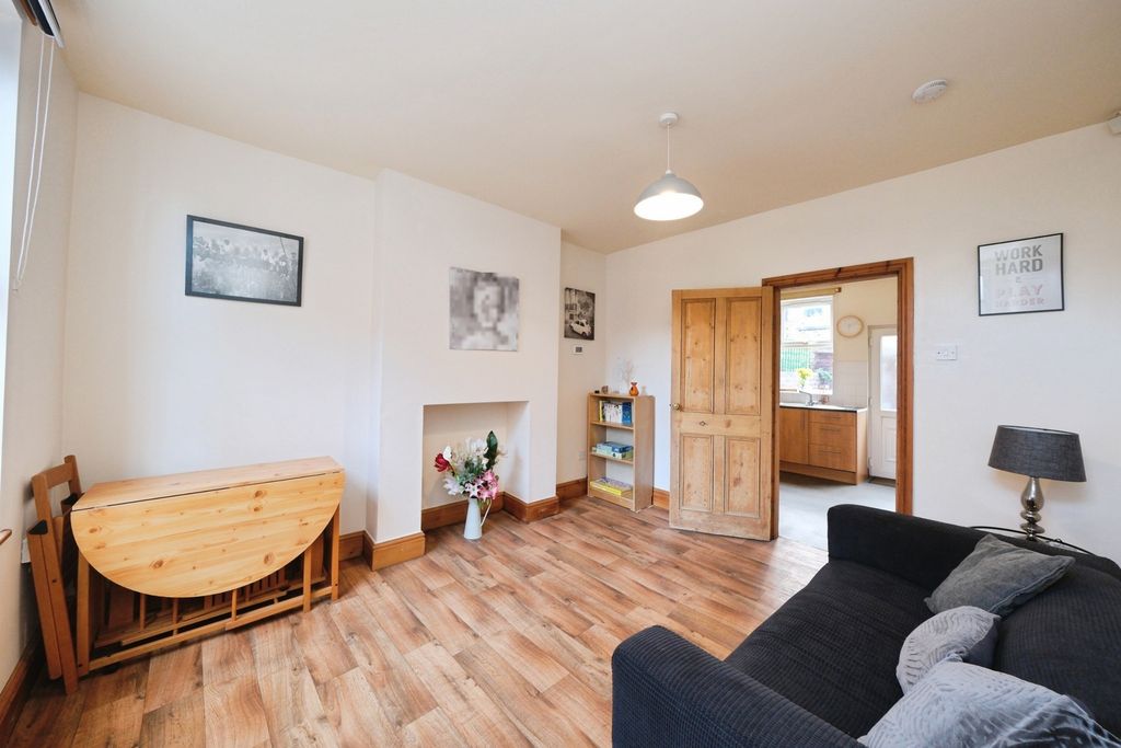 Property photo 1 of 18 Pbox-Img.Jpg