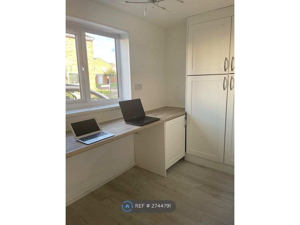 Property photo 3 of 10 Shared Home Office/Study Area