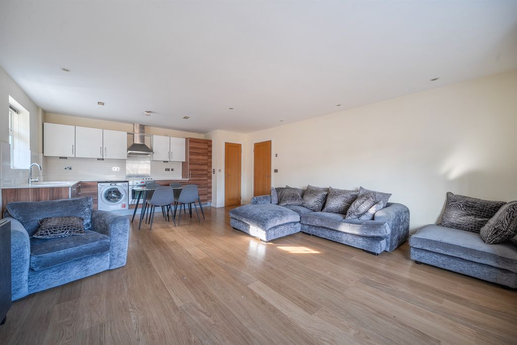 Property photo 2 of 12