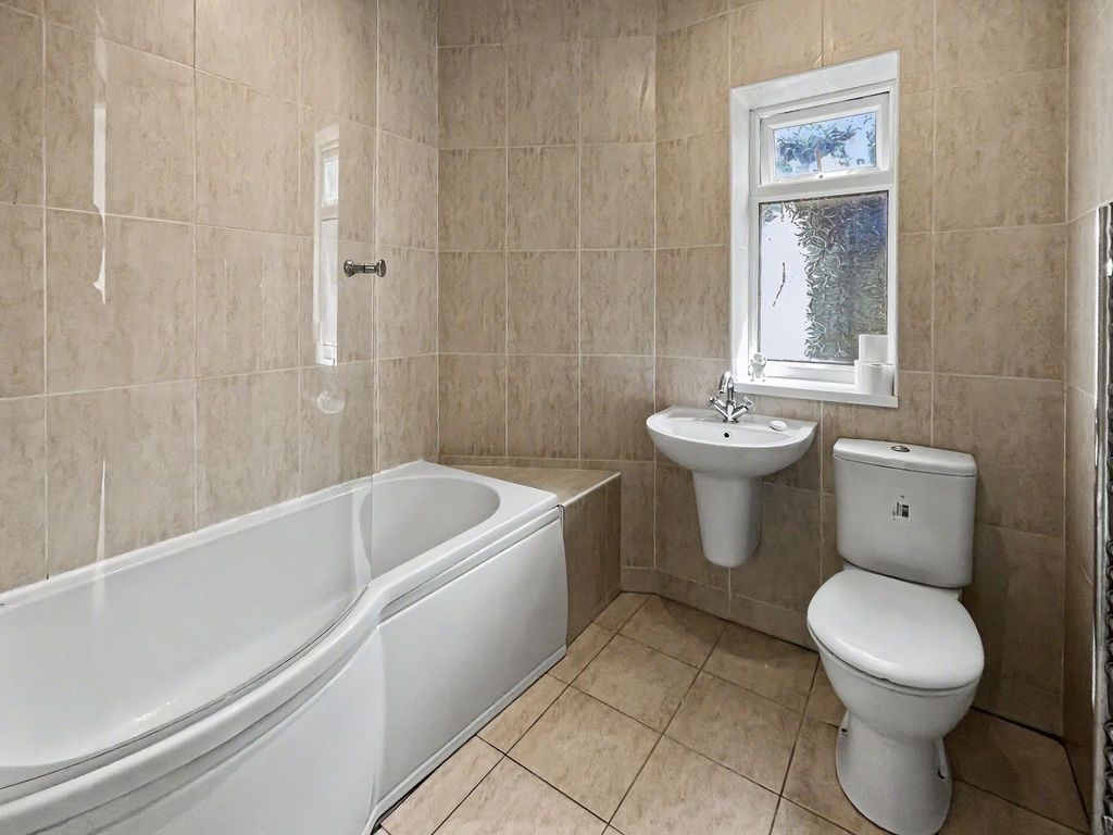 Property photo 3 of 25