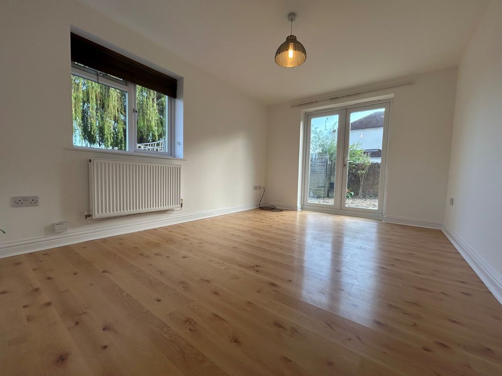 Property photo 2 of 7 Picture No. 13