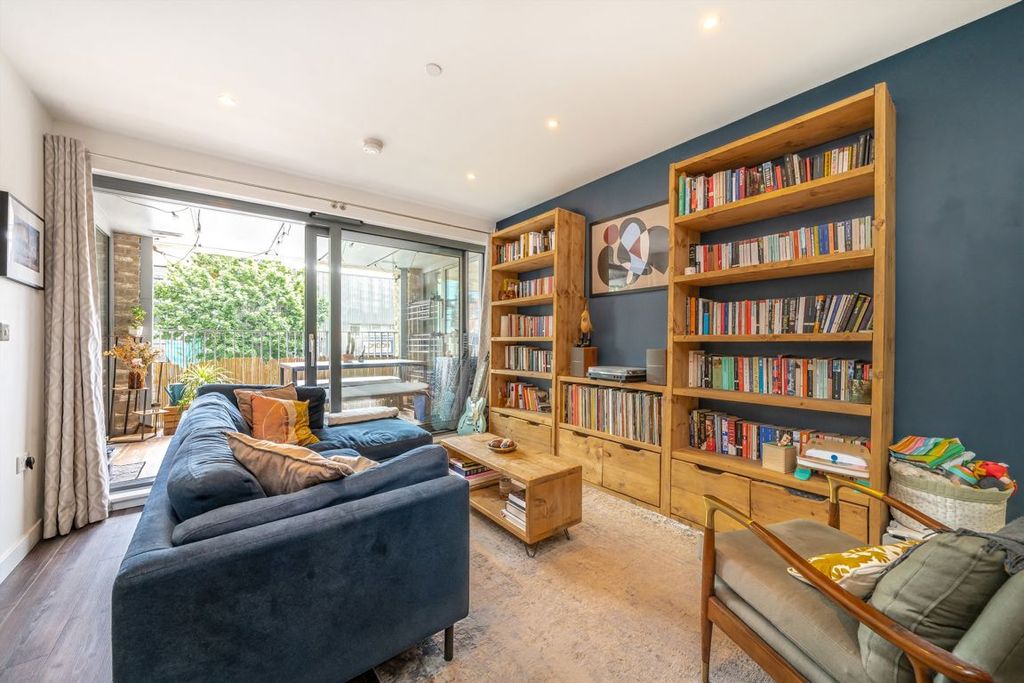 Property photo 2 of 9