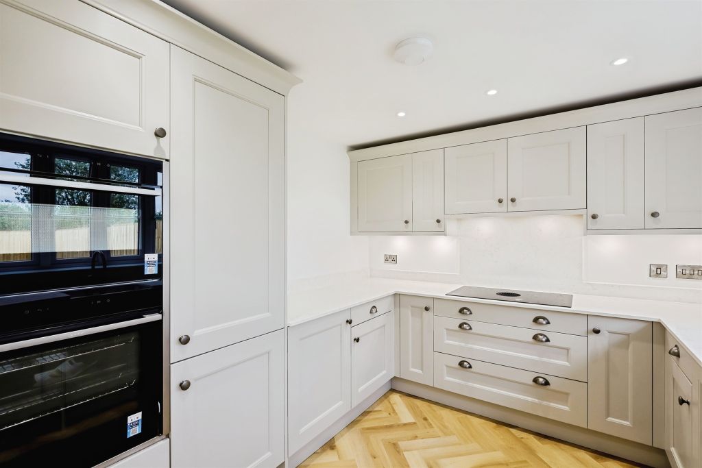 Property photo 3 of 27