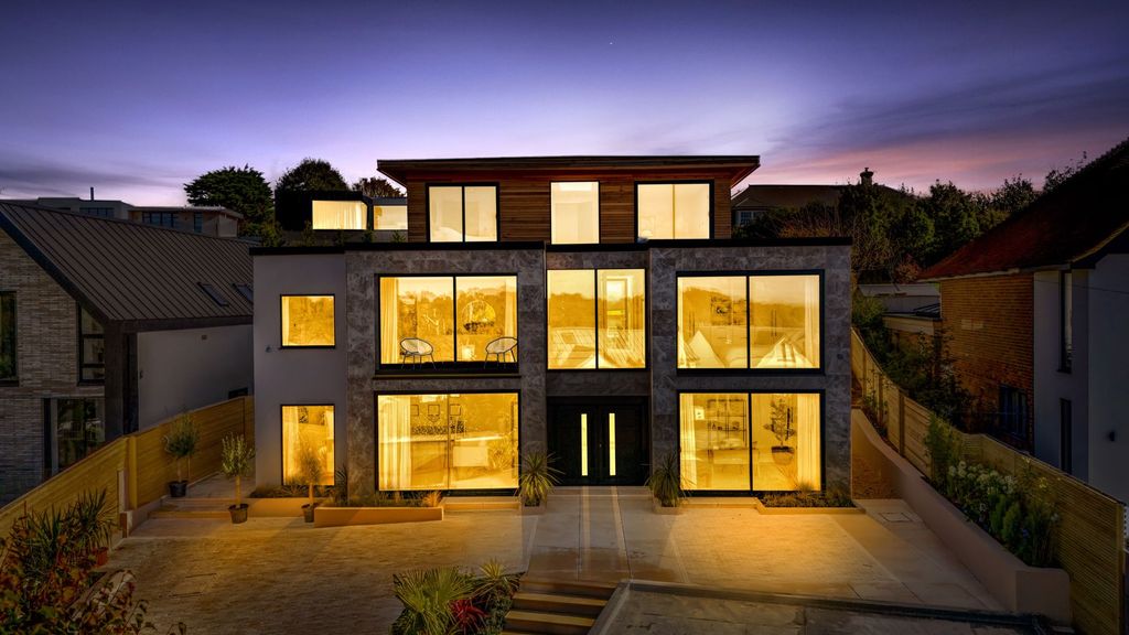 Property photo 1 of 48