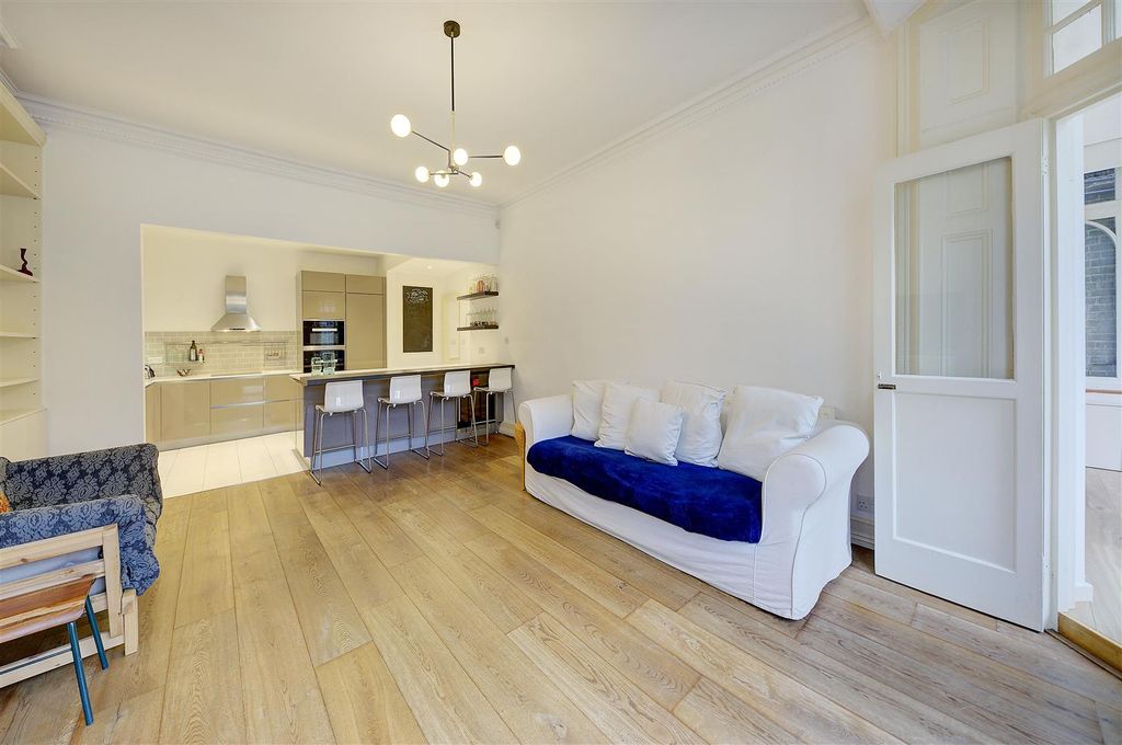 Property photo 3 of 6 11 At 63 T0 65 Hamilton Terrace 1596 Rec Kit.Jpg