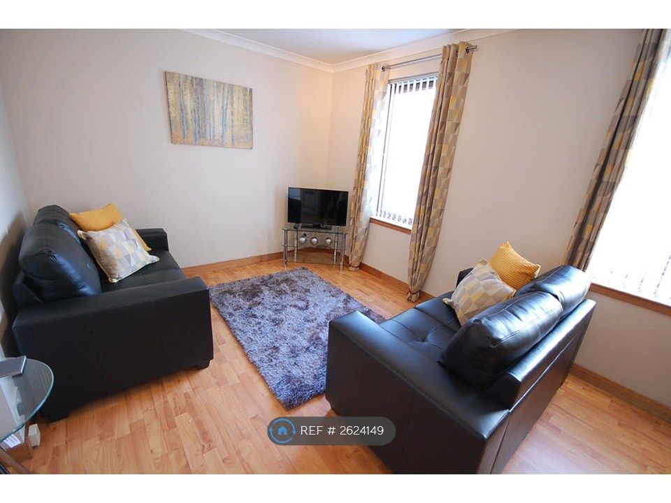 Property photo 1 of 5 Living Room