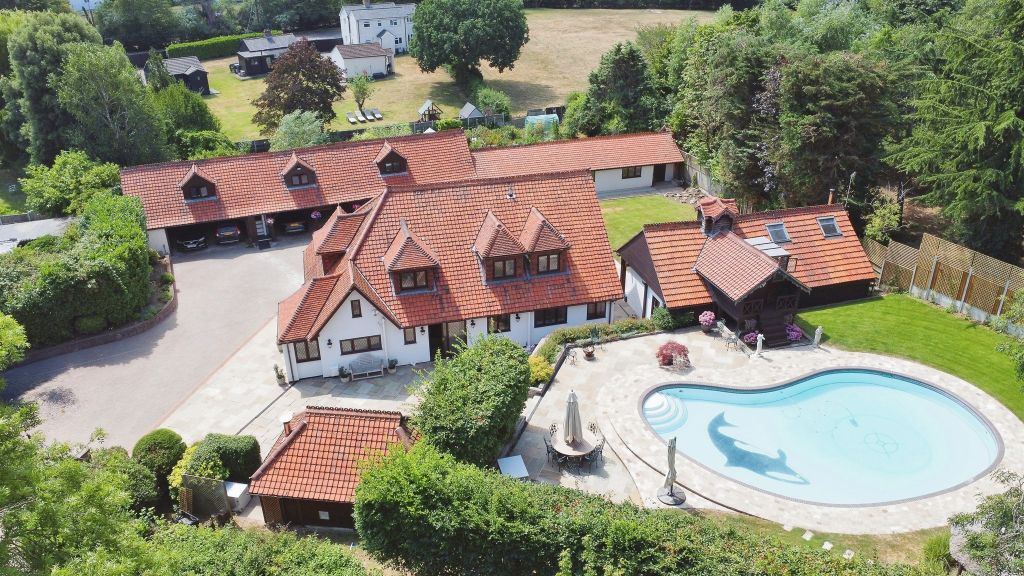 Property photo 1 of 34