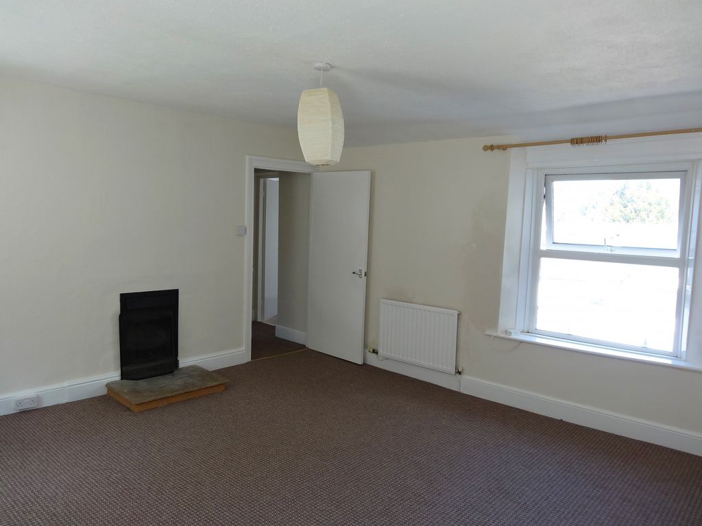 Property photo 3 of 7 (Main)