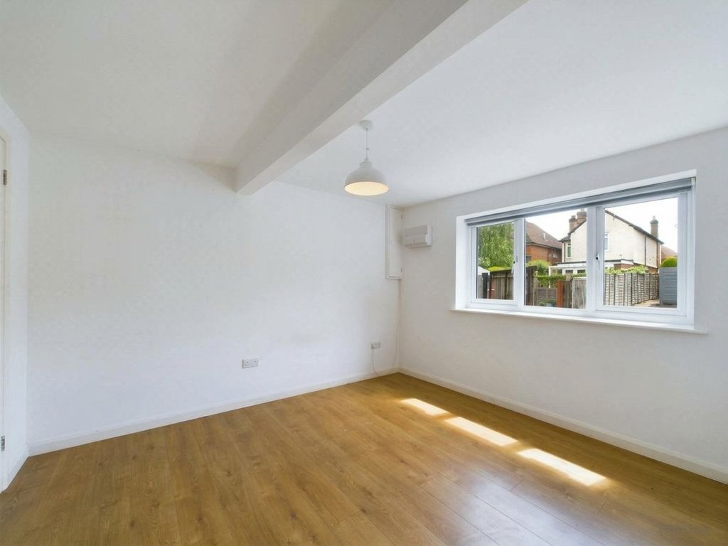 Property photo 3 of 6 Picture No. 15