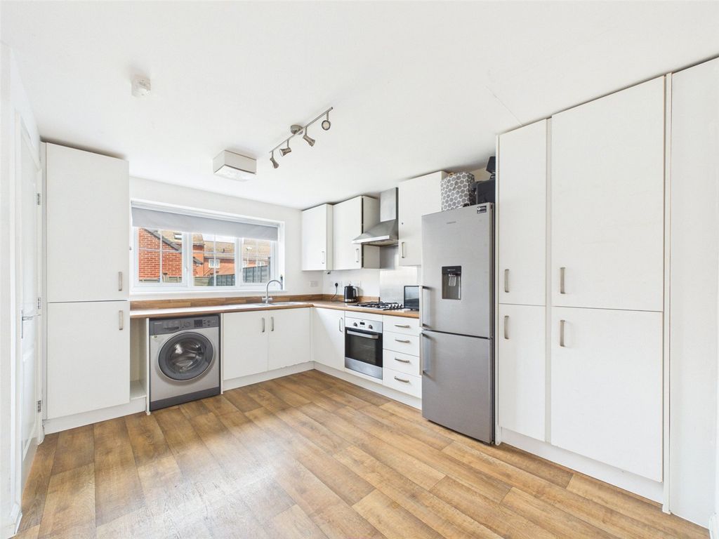 Property photo 3 of 13 Picture No. 02