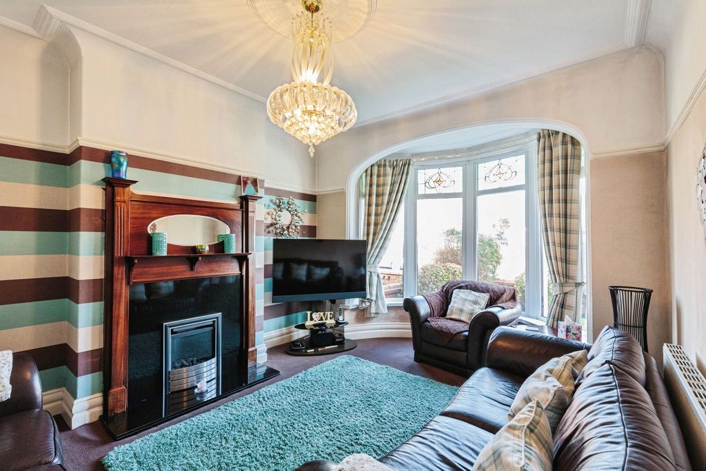 Property photo 2 of 18 Photo