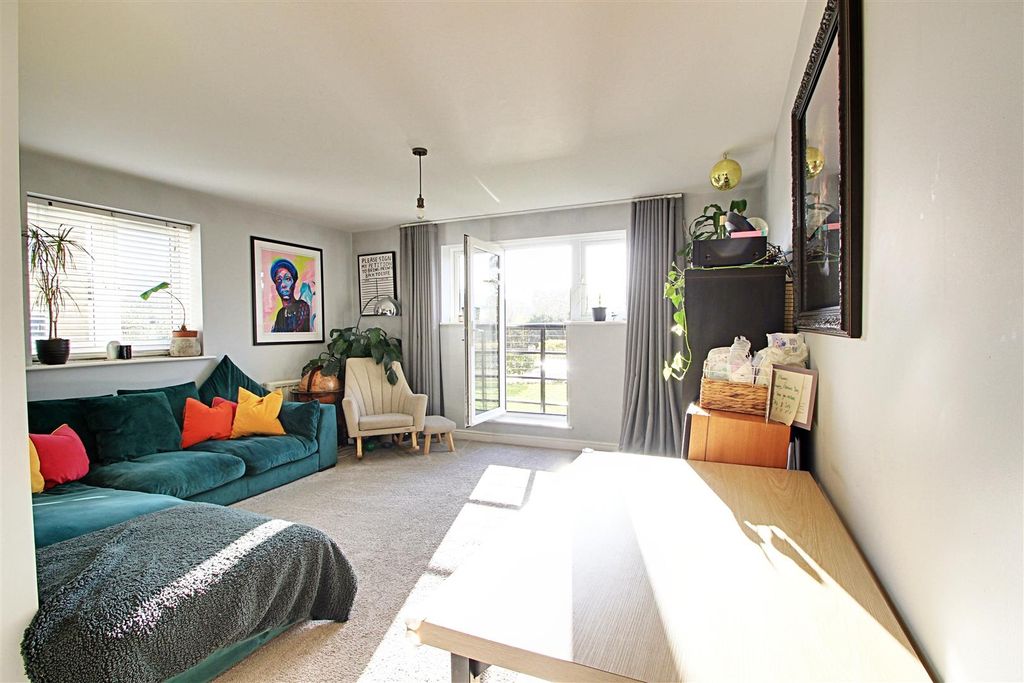 Property photo 2 of 14 Reception Room.Jpg