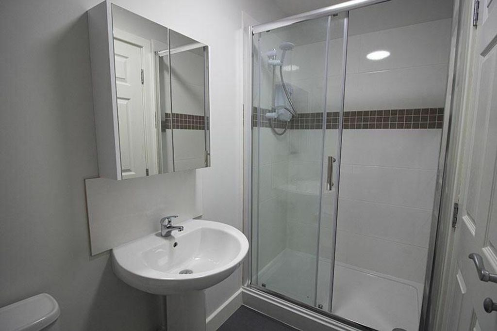 Property photo 2 of 6 A Modern Bathroom Suite Featuring A Spacious Showe...