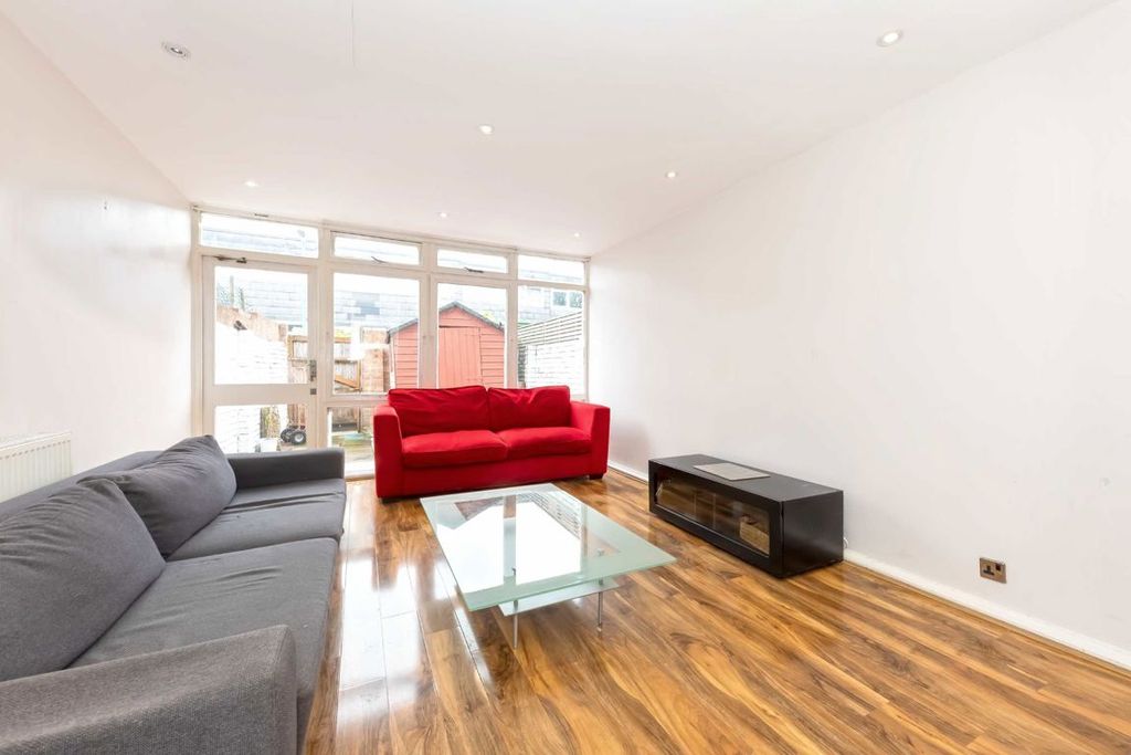 Property photo 3 of 7