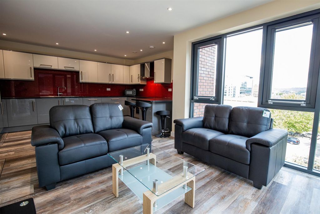 Property photo 2 of 9 Ecco Sheffield Flat 30-2.Jpg