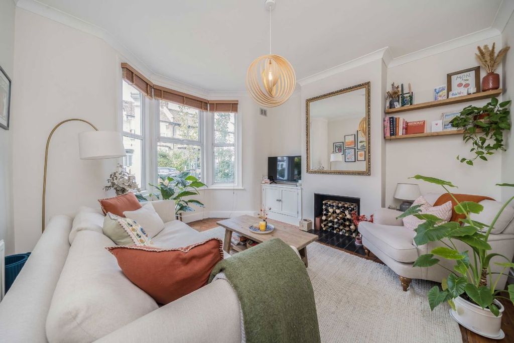 Property photo 2 of 7