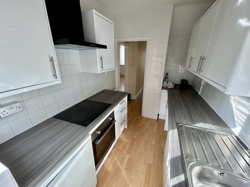 Property photo 2 of 12 Kitchen 1.Jpg