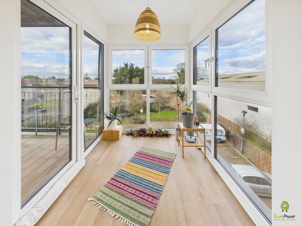 Property photo 2 of 15 Presented By Nicoleta At Ewemove Bexleyheath And D