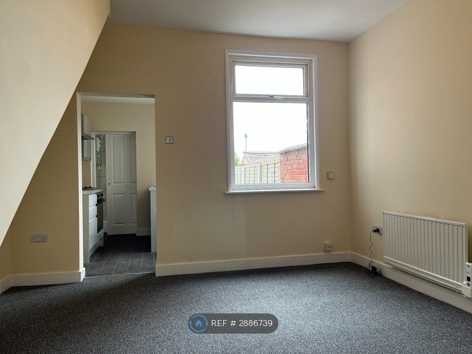 Property photo 2 of 6