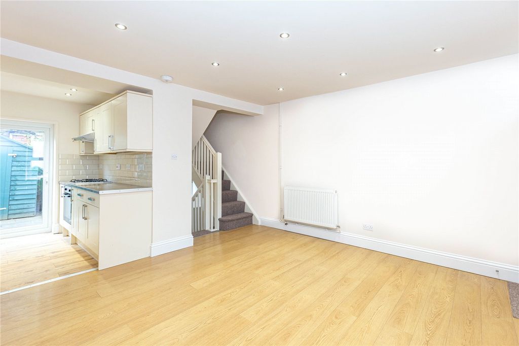 Property photo 1 of 11 Picture No. 12