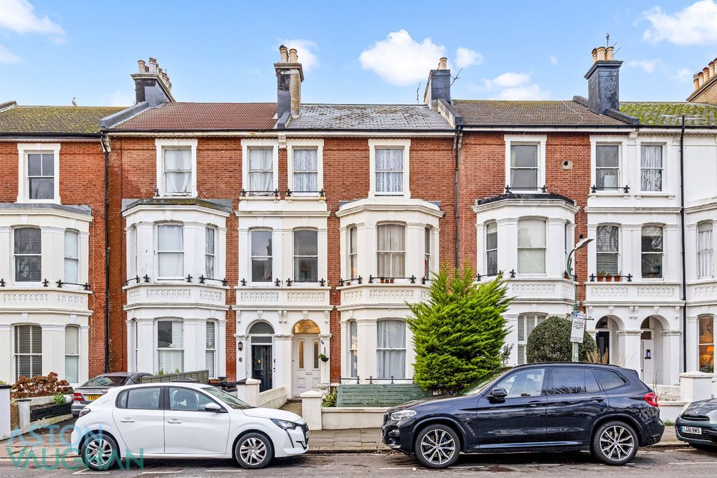 Property photo 1 of 25 4996230