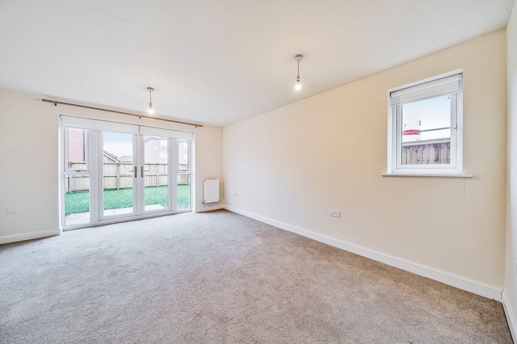 Property photo 2 of 23 Picture No. 72