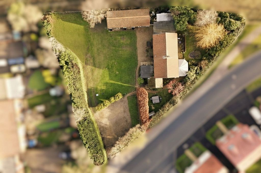 Property photo 3 of 36