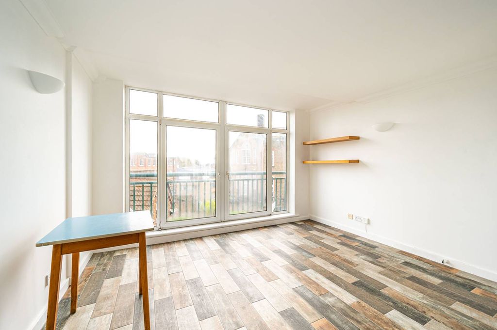 Property photo 1 of 9