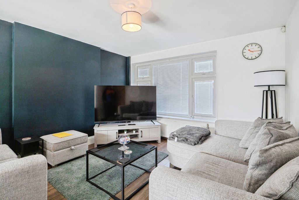 Property photo 2 of 15 Pbox-Img.Jpg