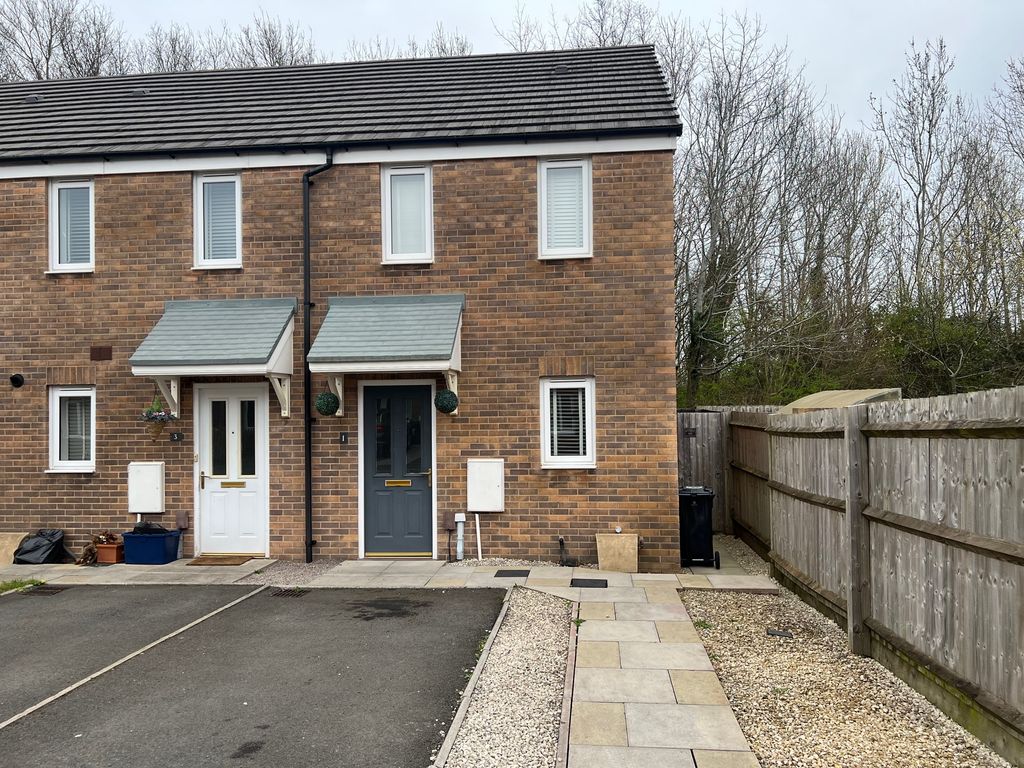 Property photo 1 of 10 Front