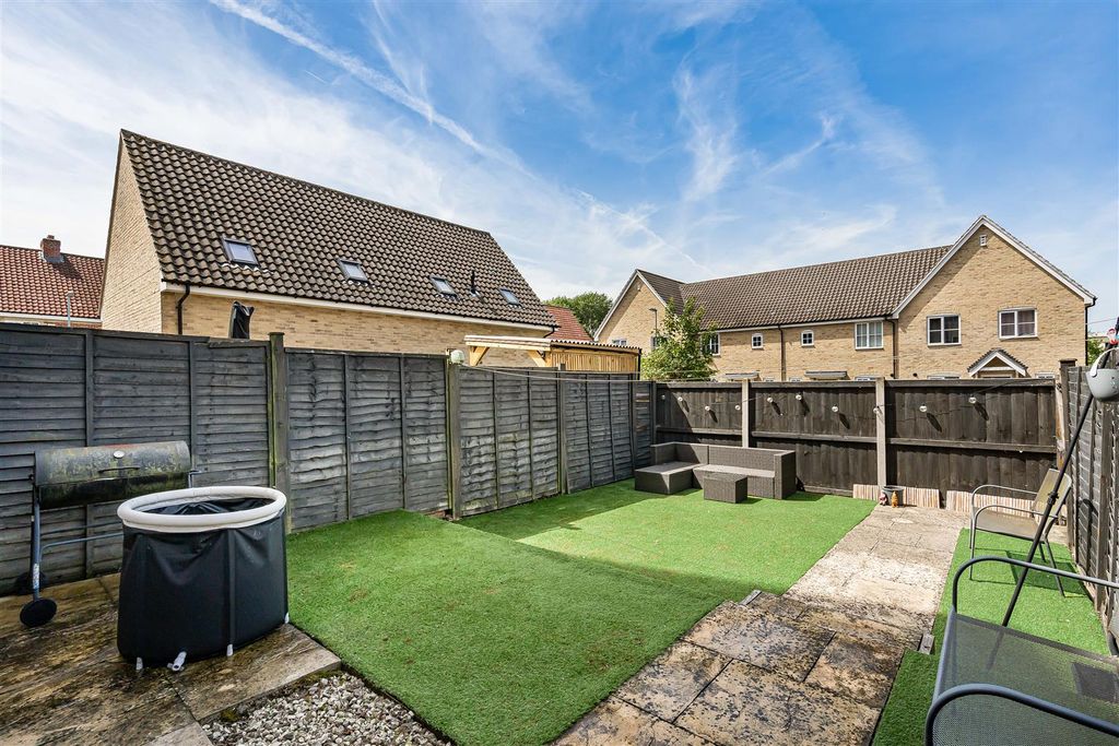 Property photo 2 of 20 19_82127.Jpg