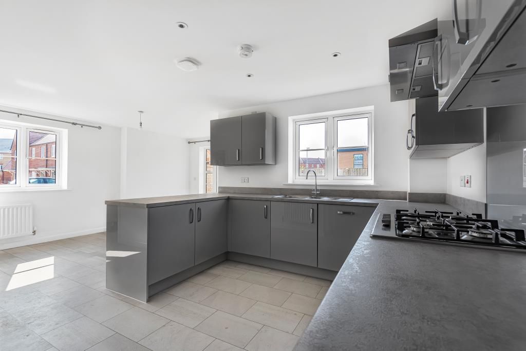 Property photo 3 of 11 Kitchen