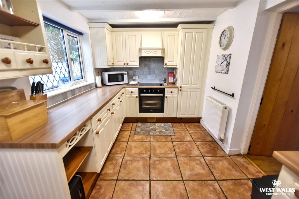 Property photo 3 of 53 18 (80).Jpg