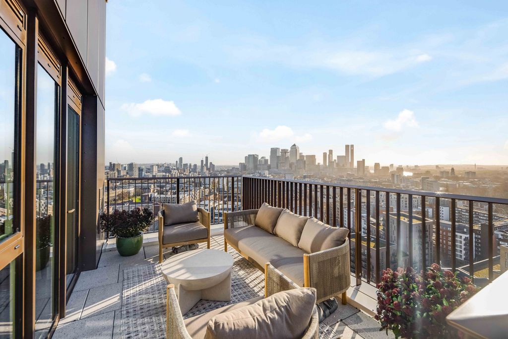 Property photo 2 of 36