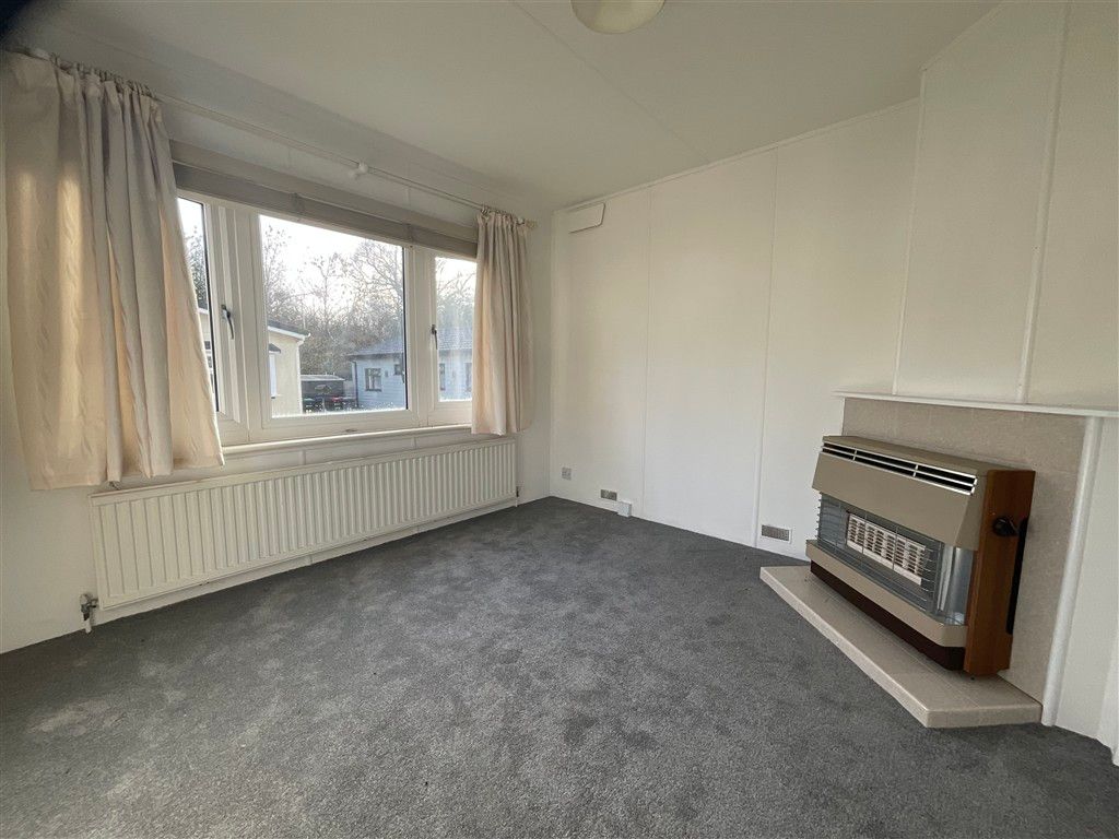 Property photo 2 of 5 Lounge