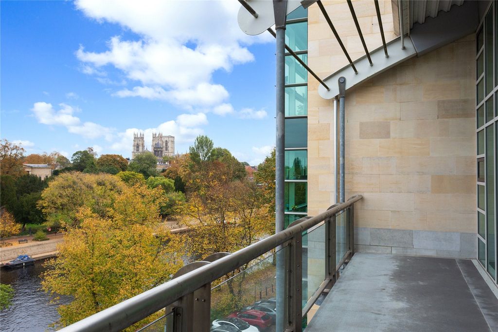 Property photo 2 of 16 Balcony