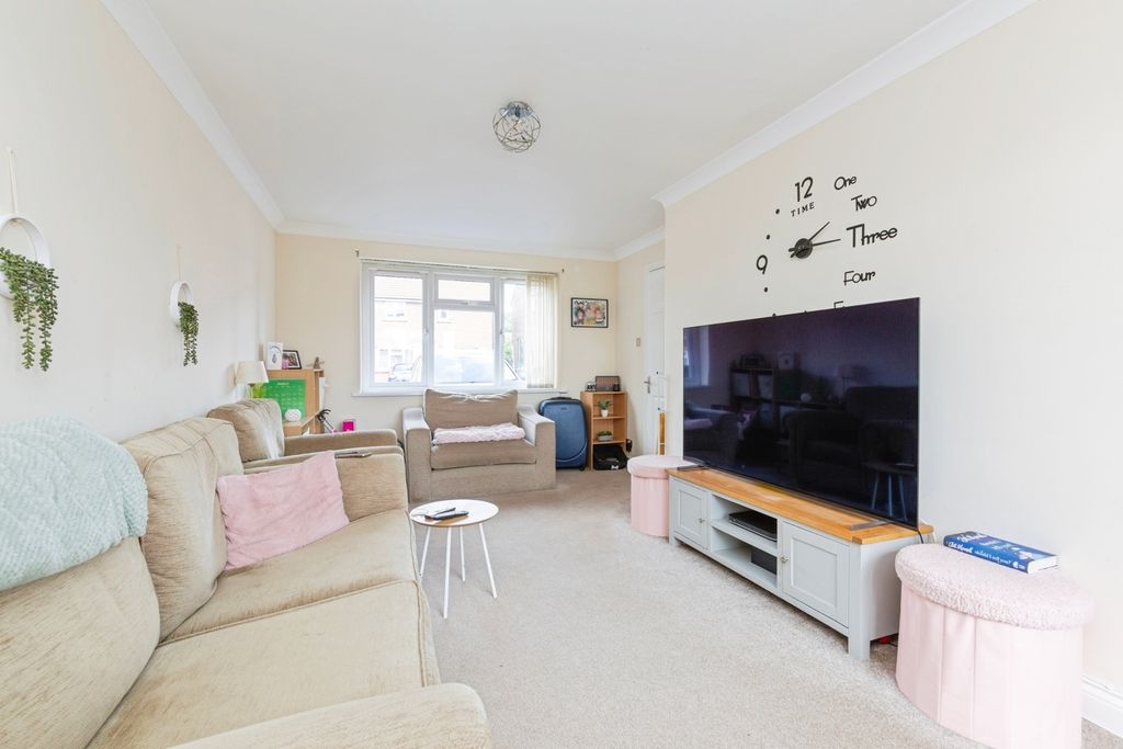 Property photo 2 of 17 Photo