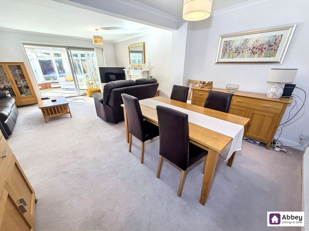 Property photo 3 of 21 Lounge/Diner