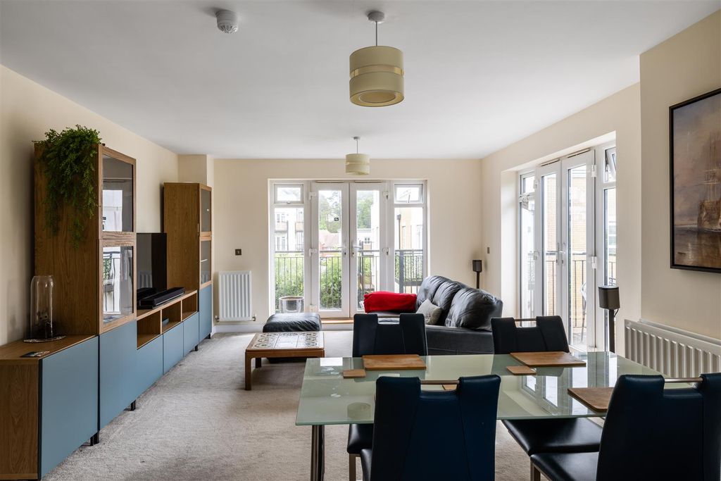 Additional image 9 of 2 bed flat for saleRenfields, Haywards Heath RH16