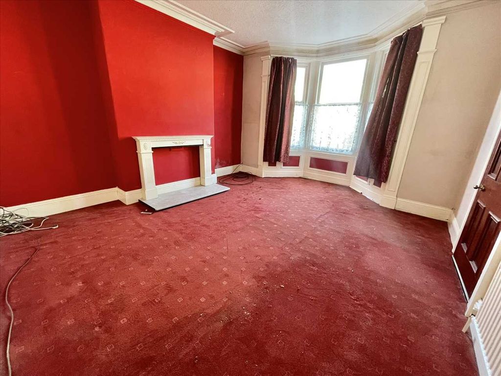 Property photo 3 of 7 Bedroom No. 1 (Front)