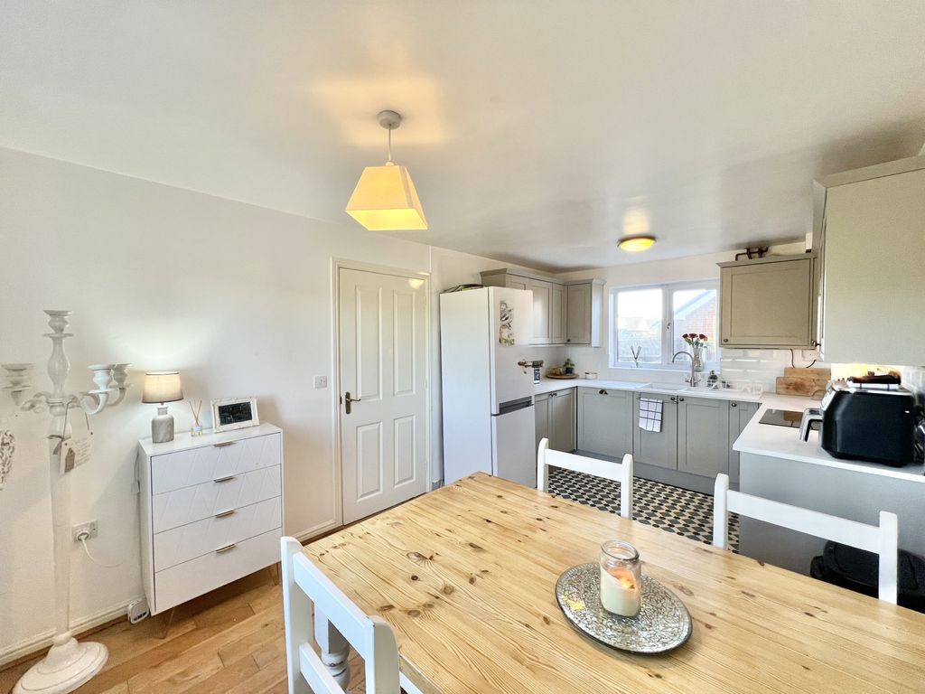 Property photo 3 of 24