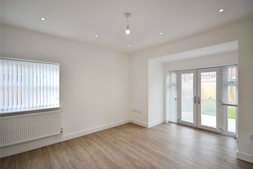 Property photo 3 of 11 Picture No. 24