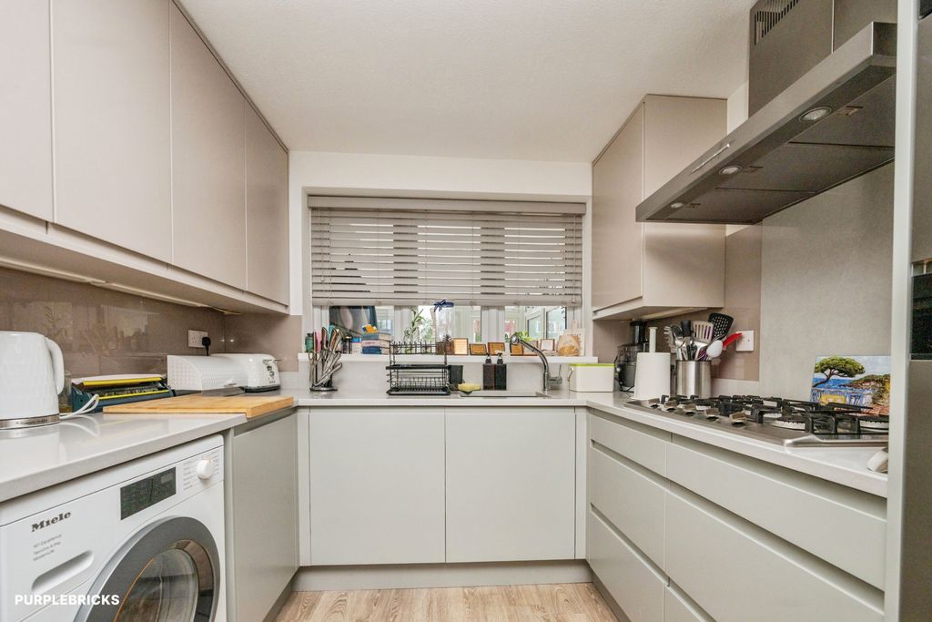 Property photo 2 of 29