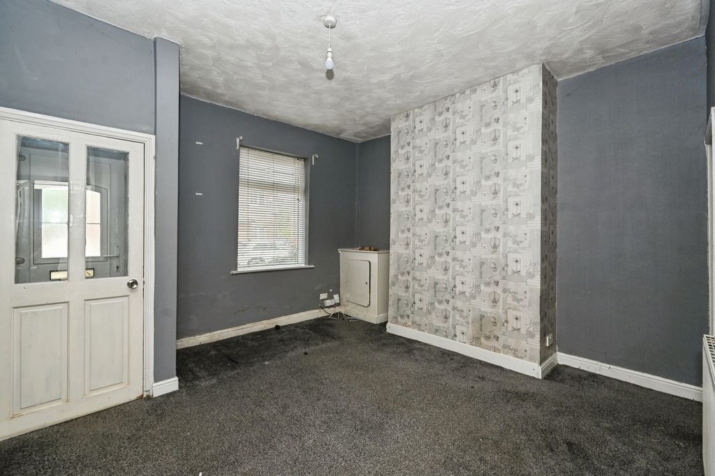Property photo 3 of 13 Pbox-Img.Jpg