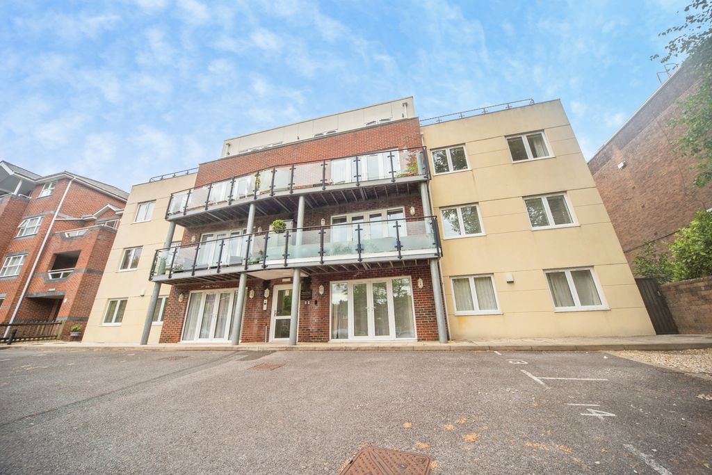 Property photo 1 of 19 Pbox-Img.Jpg