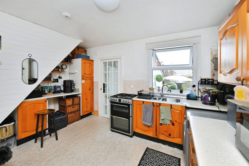 Property photo 3 of 14
