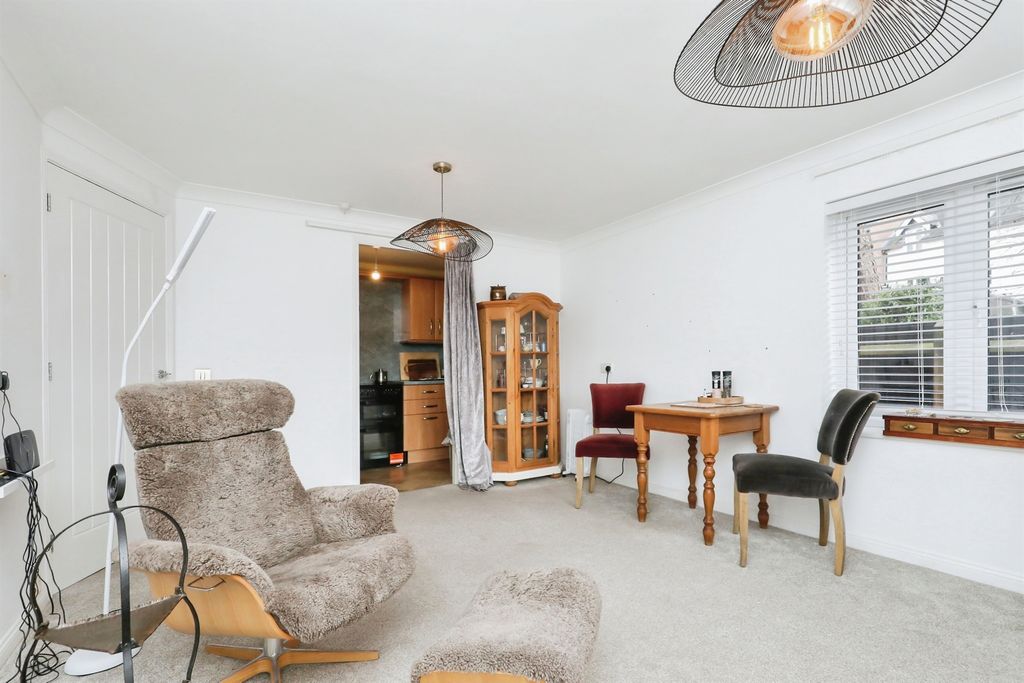 Property photo 3 of 17