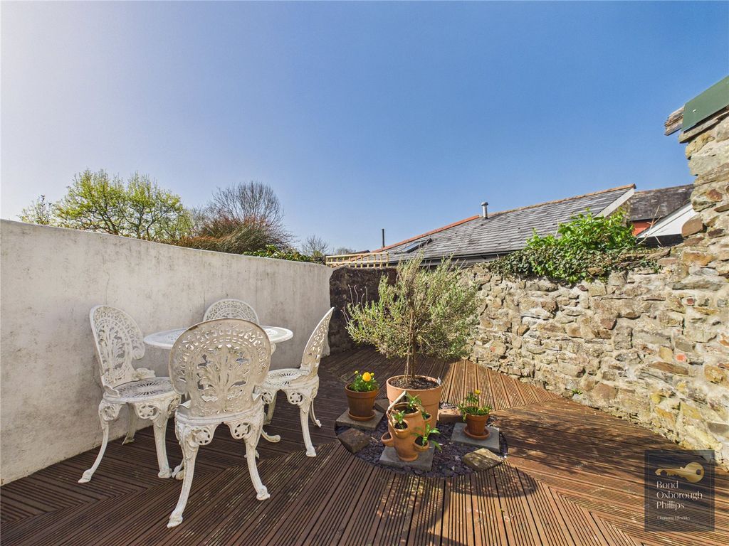 Property photo 2 of 34 Picture No. 19