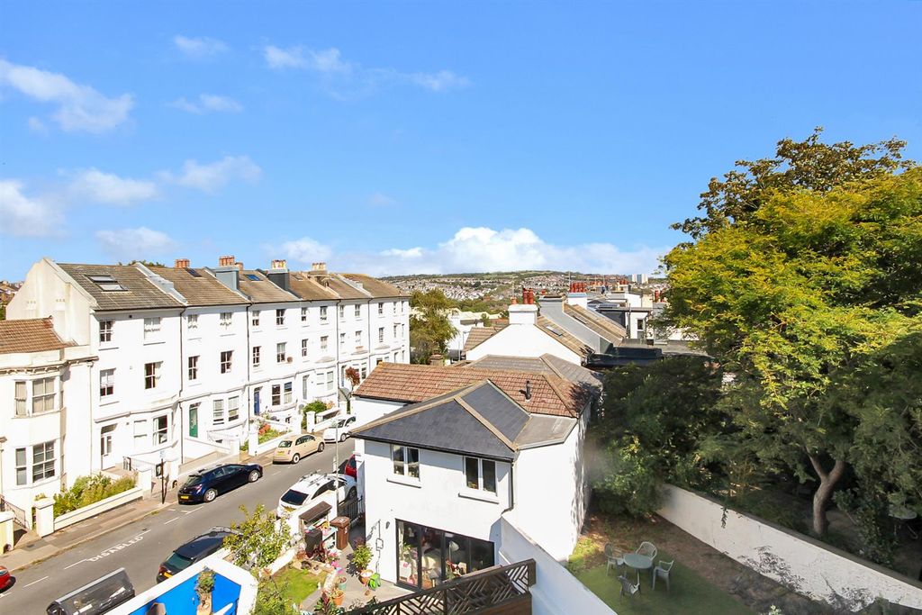 Property photo 3 of 11 View