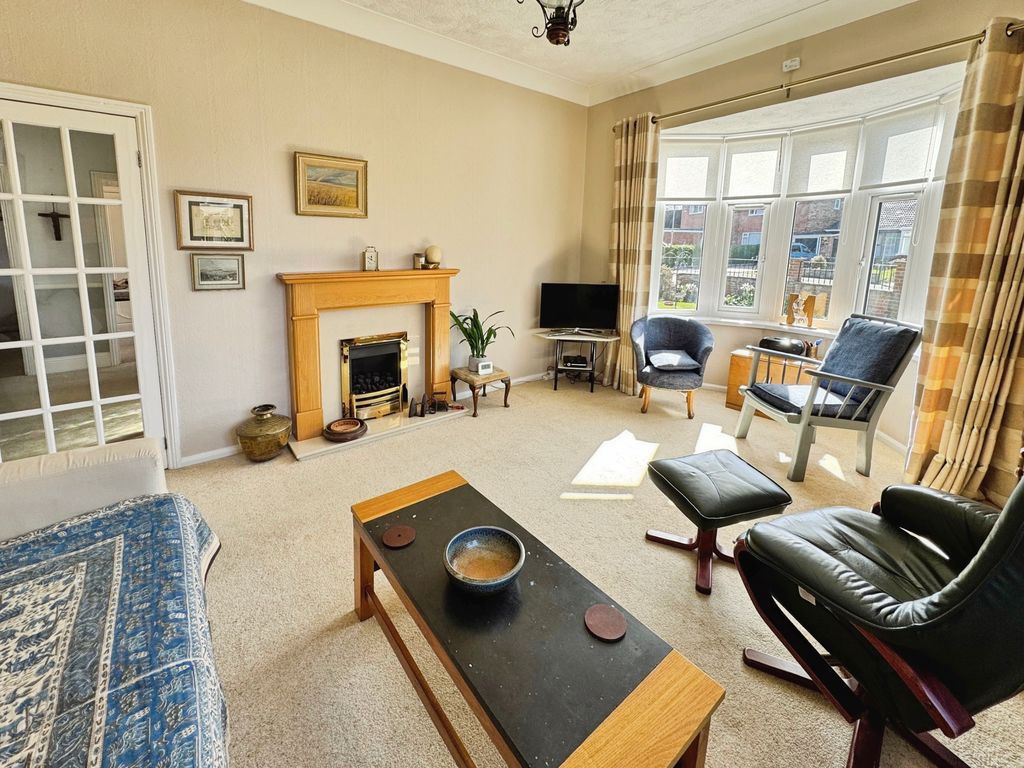 Property photo 2 of 11 Photo 8